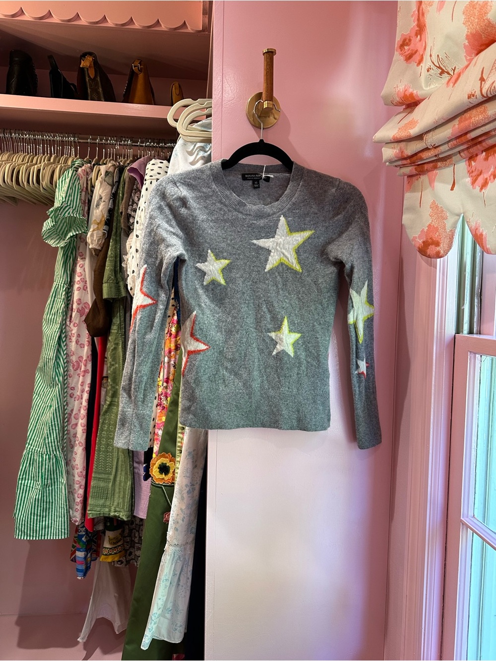 Gray Star Appliqué Knit Sweater